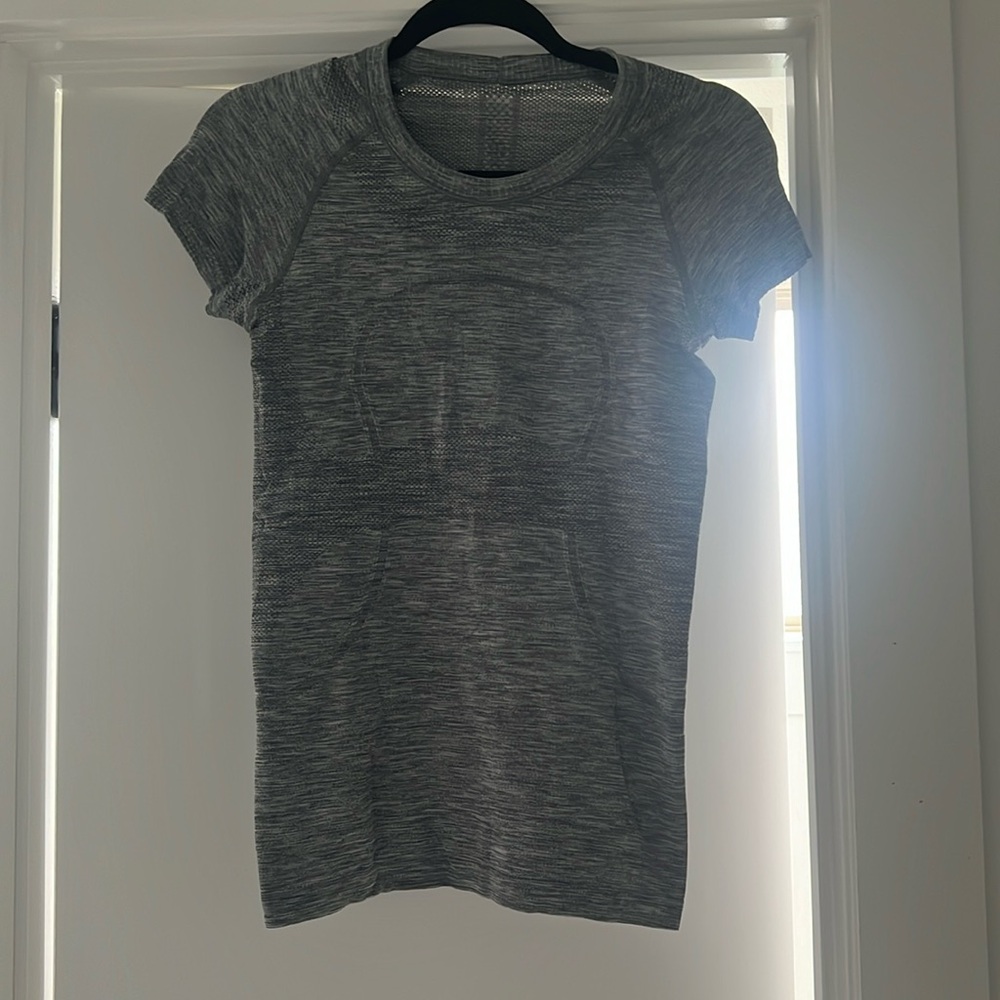 COPY - Swiftly Tech Short-Sleeve Shirt Grey
